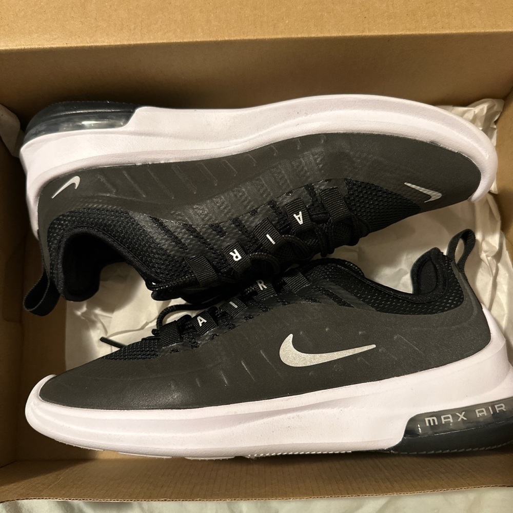 Nike Air Max Axis